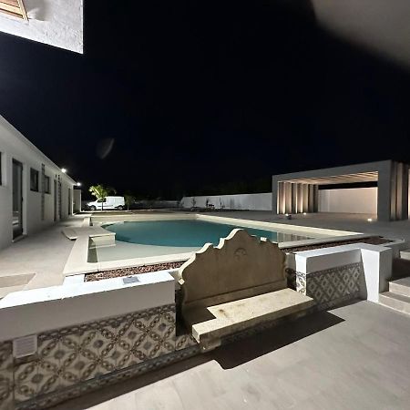Отель 145 Townhouse Ильяву Экстерьер фото