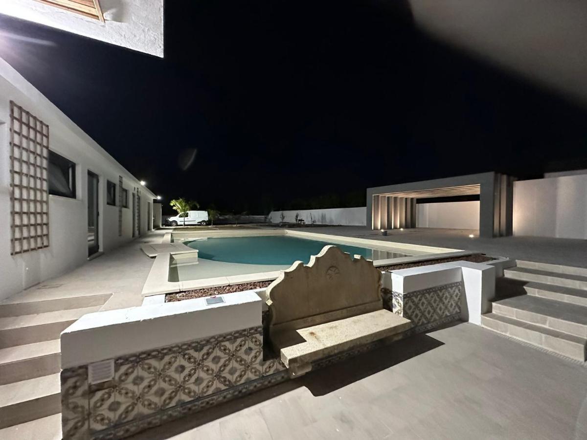 Отель 145 Townhouse Ильяву Экстерьер фото