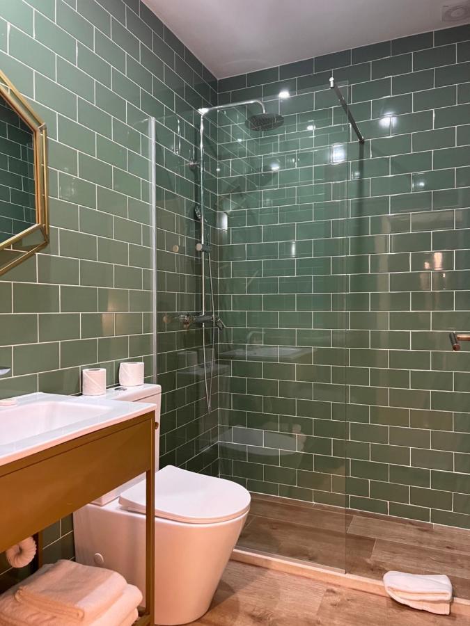 Отель 145 Townhouse Ильяву Экстерьер фото